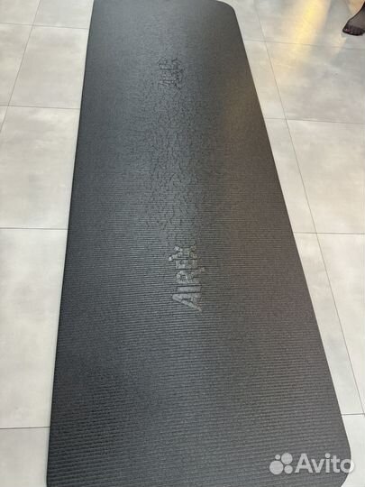 Продаю коврик для йоги и фитнеса Airex