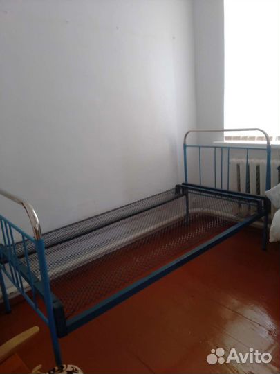 Кровать