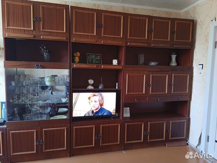 Стенка в гостиную