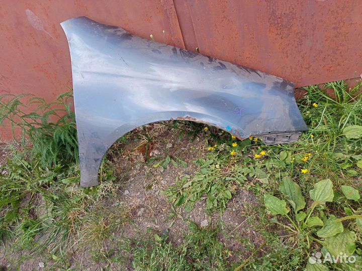 Крыло правое на Volkswagen Jetta 5