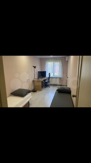 2-к. квартира, 100 м², 1/10 эт.