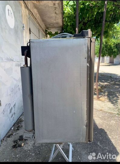 Холодильник Electrolux для автодома, кемпера