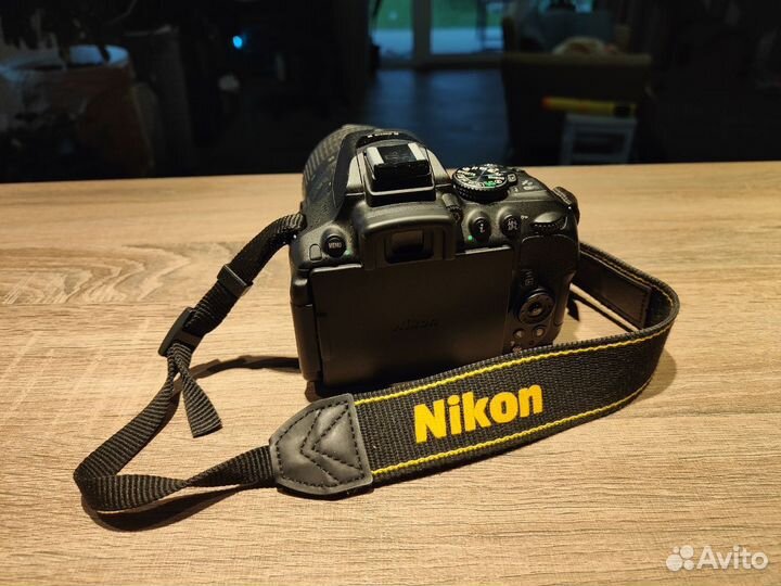 Продам зеркальный фотоаппарат nikon D5300