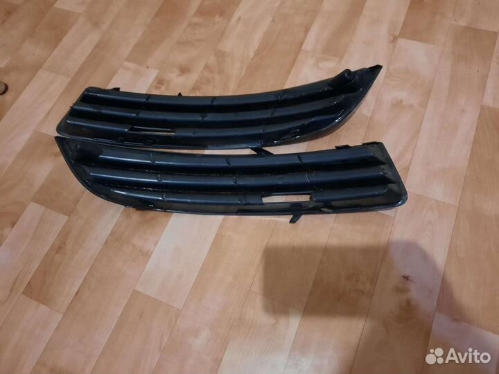 Решётки переднего бампера passat B6