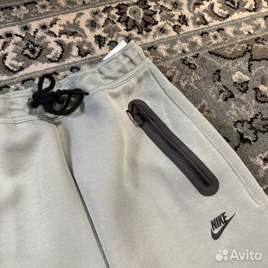 Штаны Nike Sportswear Tech Fleece