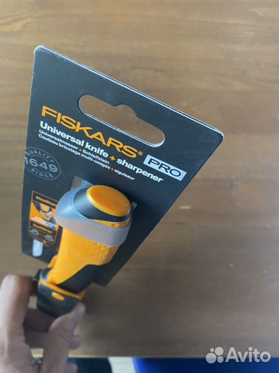 Нож fiskars pro