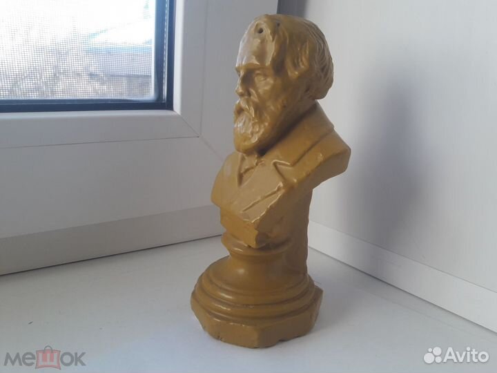 Бюст и барельеф гипс Короваев Вятка