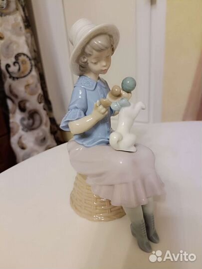 Фарфоровая статуэтка Nao by Lladro