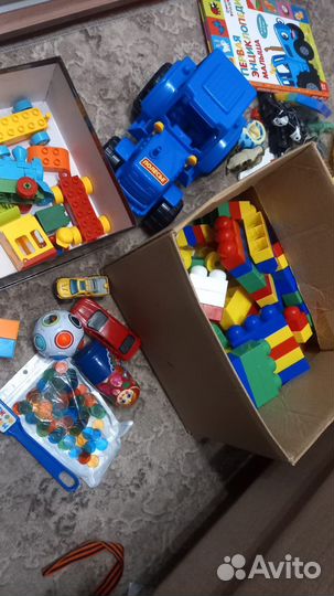 Игрушки для мальчика коробкой