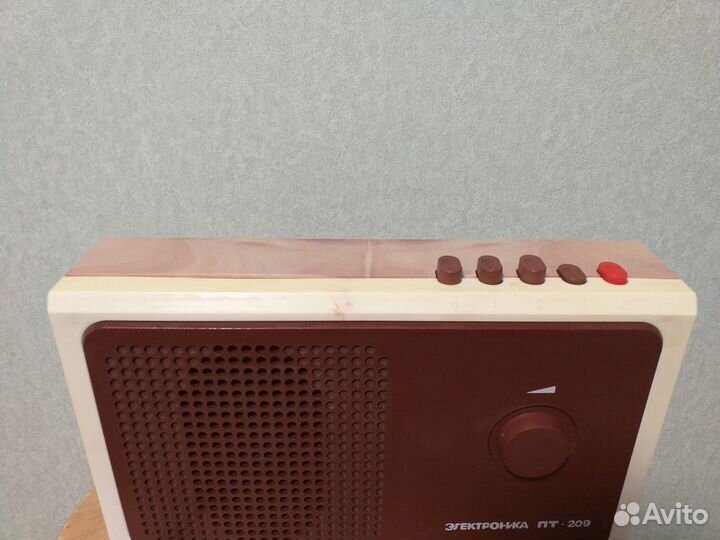 Трёхпрограммный радиоприёмник Электроника 209