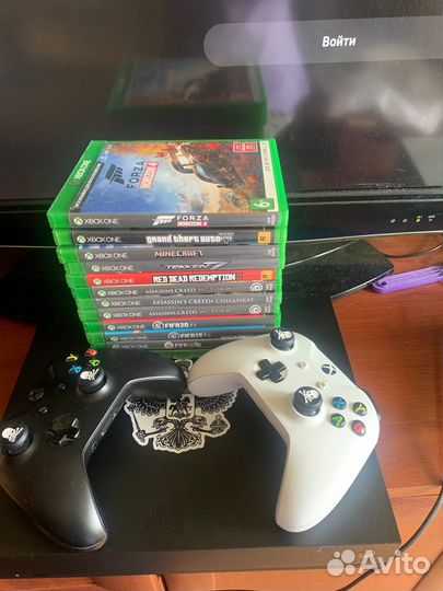 Xbox one x 1tb, геймпады, игры на дисках