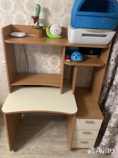 Стол компьютерный и стул