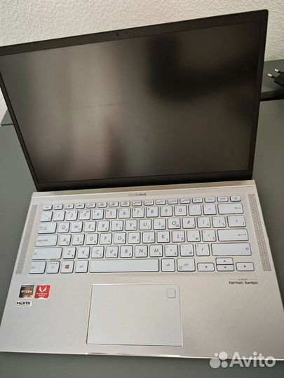 Asus zenbook 14 um431d
