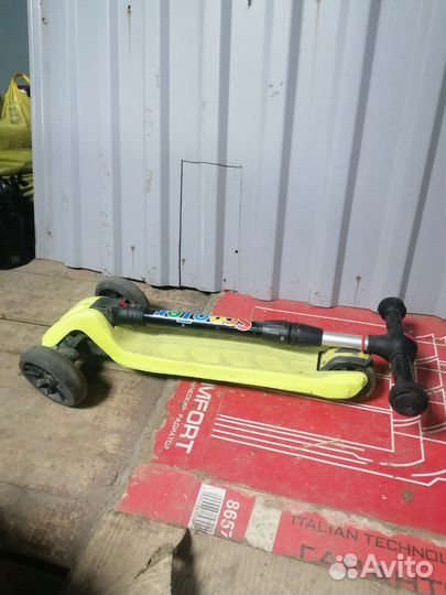 Самокат детский трехколесный