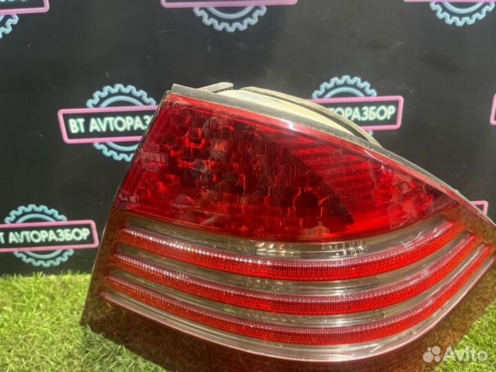 Фонарь задний правый Mercedes-Benz S600 W220