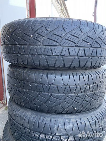 Michelin Latitude Tour HP 215/65 R16