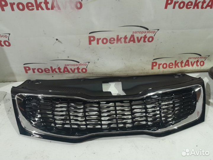 Решетка радиатора Kia Rio 3 2013