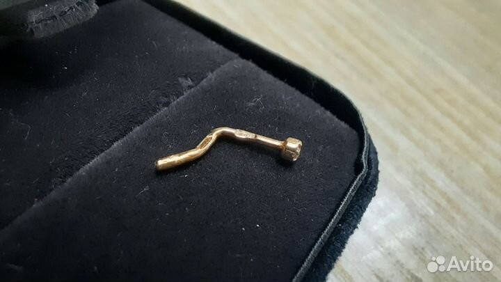 Золотой пирсинг в нос Арт.008909630124