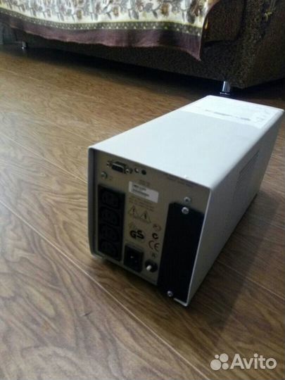 Бесперебойник Smart-UPS 700