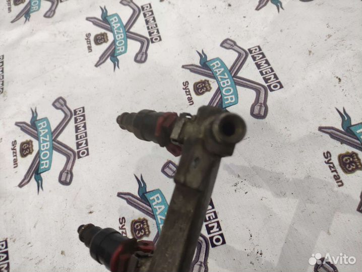 Топливная рампа Opel Vectra B