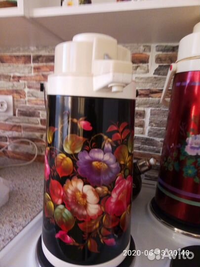 Чайник со свистком и термосы с помпой новые