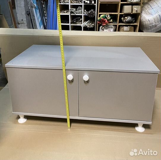 Тумба от витрины