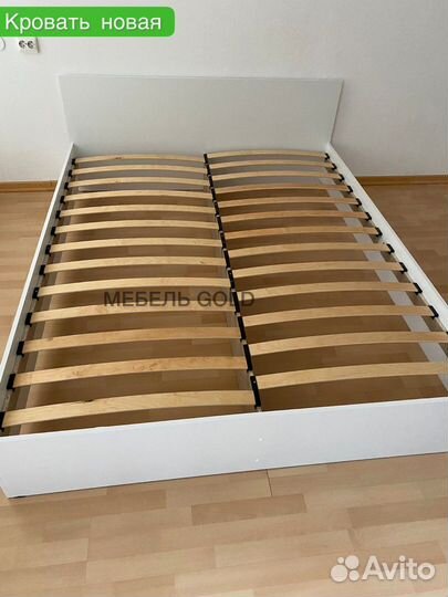 Кровать