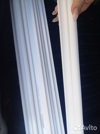 Потолочный плинтус