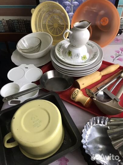 Набор посуды и кухонных принадлежностей