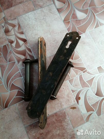 Дверные ручки