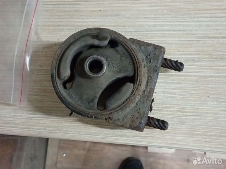 Подушка двигателя kia rio 1