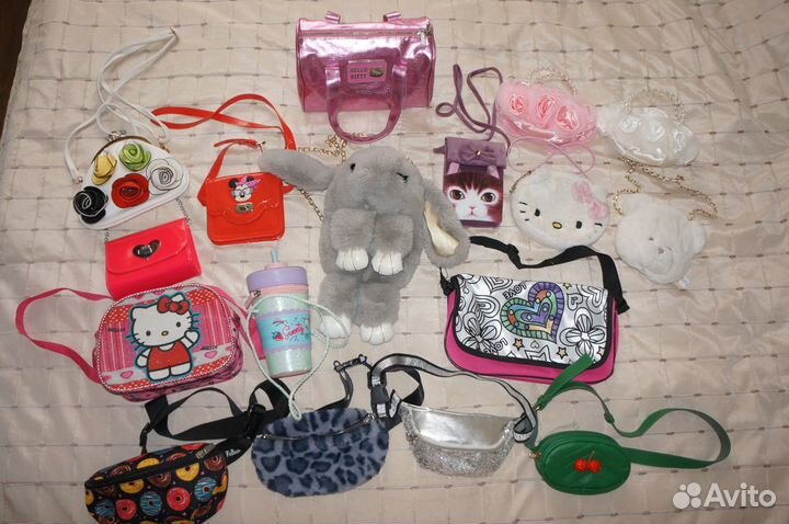 Сумочки для девочки в отличном состоянии