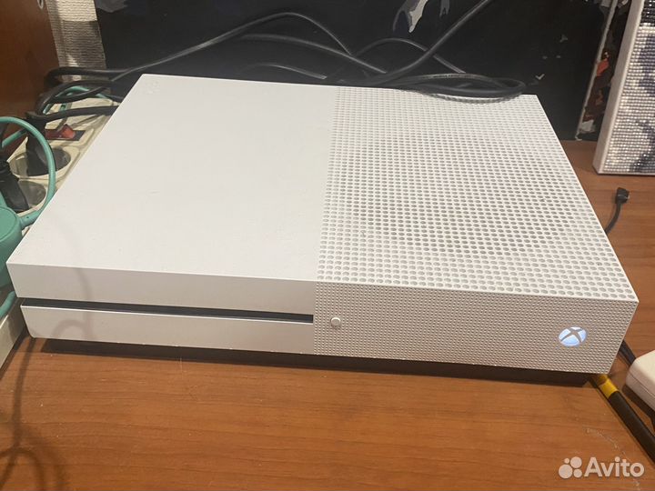 Xbox One s 1tb с играми