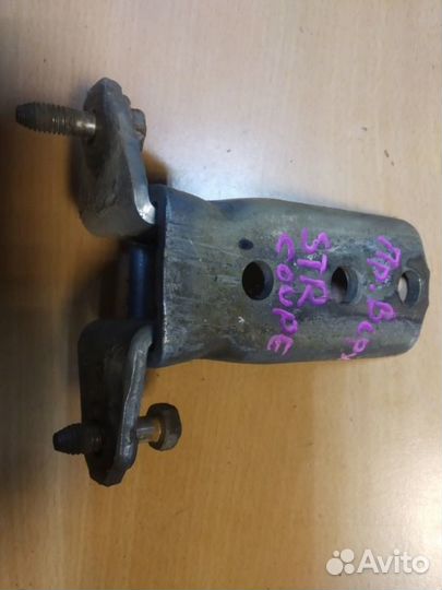 Петля двери прав. Dodge Stratus Coupe