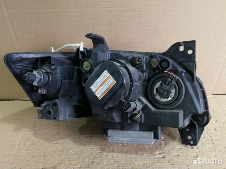 Фара mazda mpv xenon 2003 год