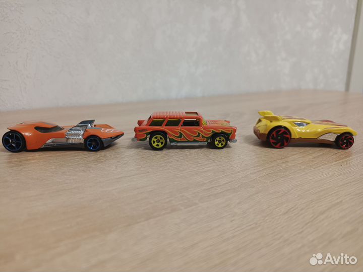 Hot wheels машинки