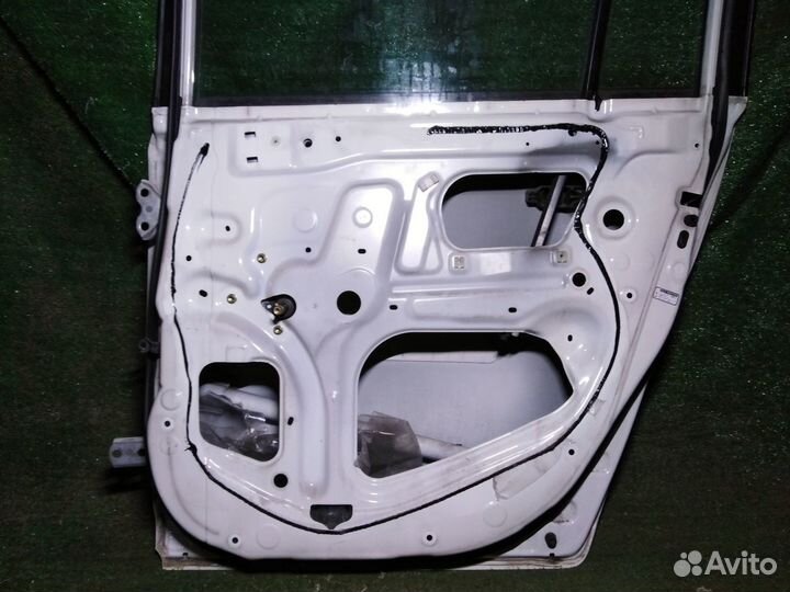 Дверь задняя правая Toyota Succeed XP50 Пустая