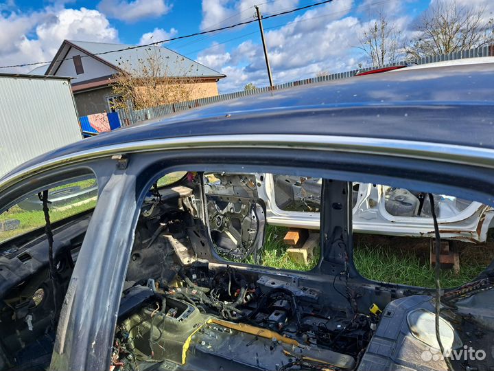 Молдинг крыши левый Audi A6 C6