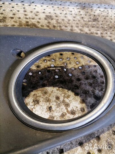 Накладка противотуманной фары Volkswagen Polo Seda