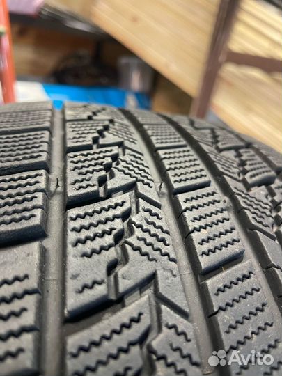 Roadstone Winguard Ice 215/45 R17 87Q