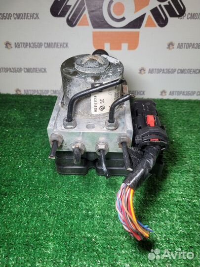 Блок ABS (насос) Volkswagen Golf