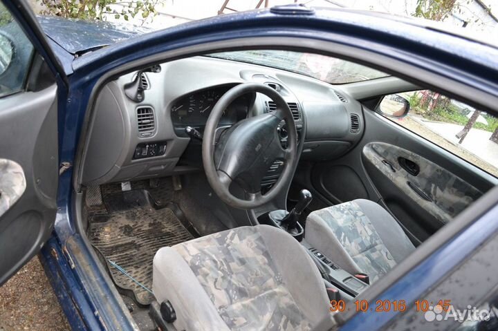 Mitsubishi Carisma 1998 г Распил