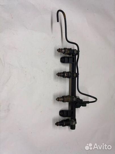 Топливная рампа Renault Symbol 1 седан K7J 2001