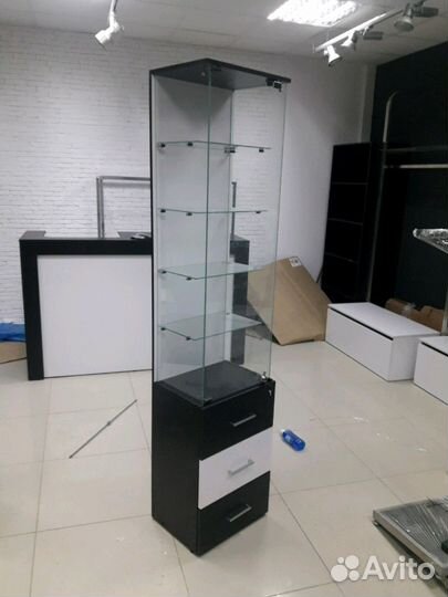 Витрина стеклянная