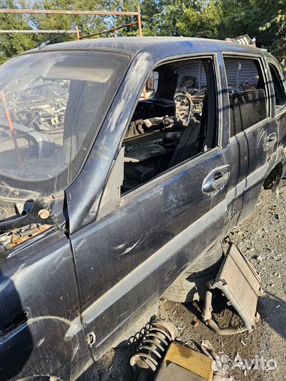 Дверь водительская chevrolet niva