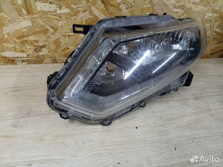 Фара левая Nissan X-Trail T32