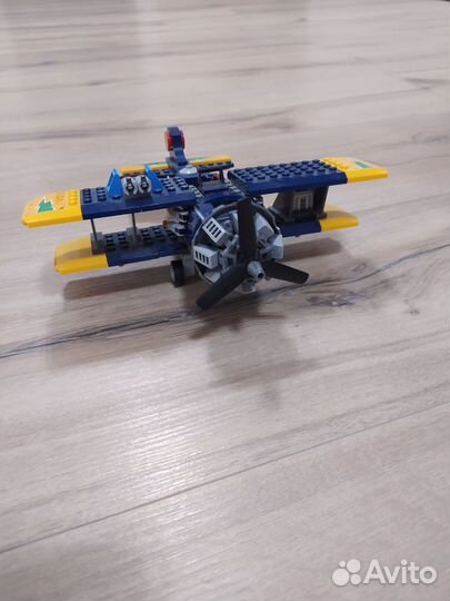 Самолет Lego Hidden side