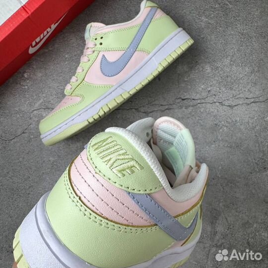 Кроссовки Nike Dunk Low женские