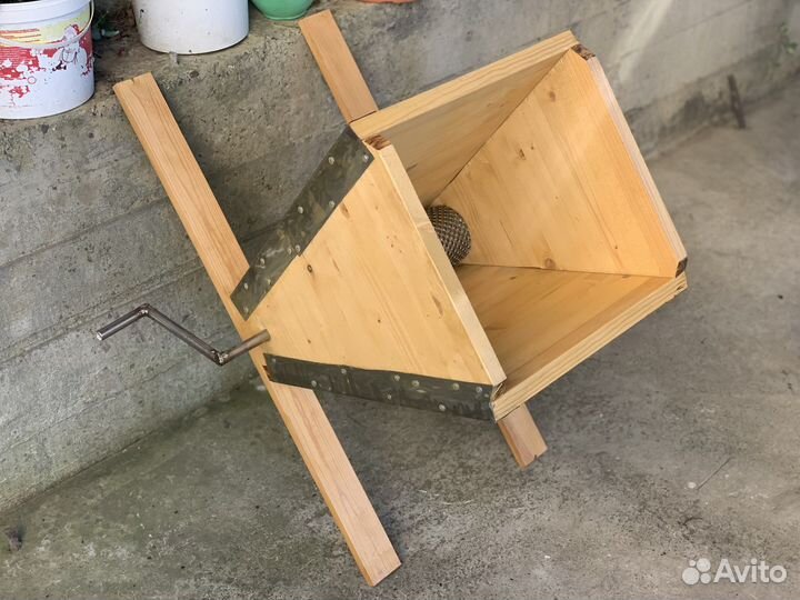 Давилка для винограда