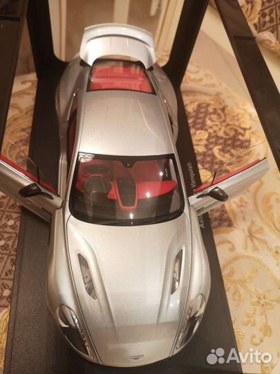 1:18 Aston Martin Vanquish Autoart